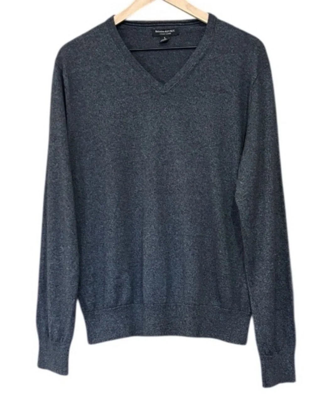 EUC Banana Republic Dark Charcoal V-Neck Sweater